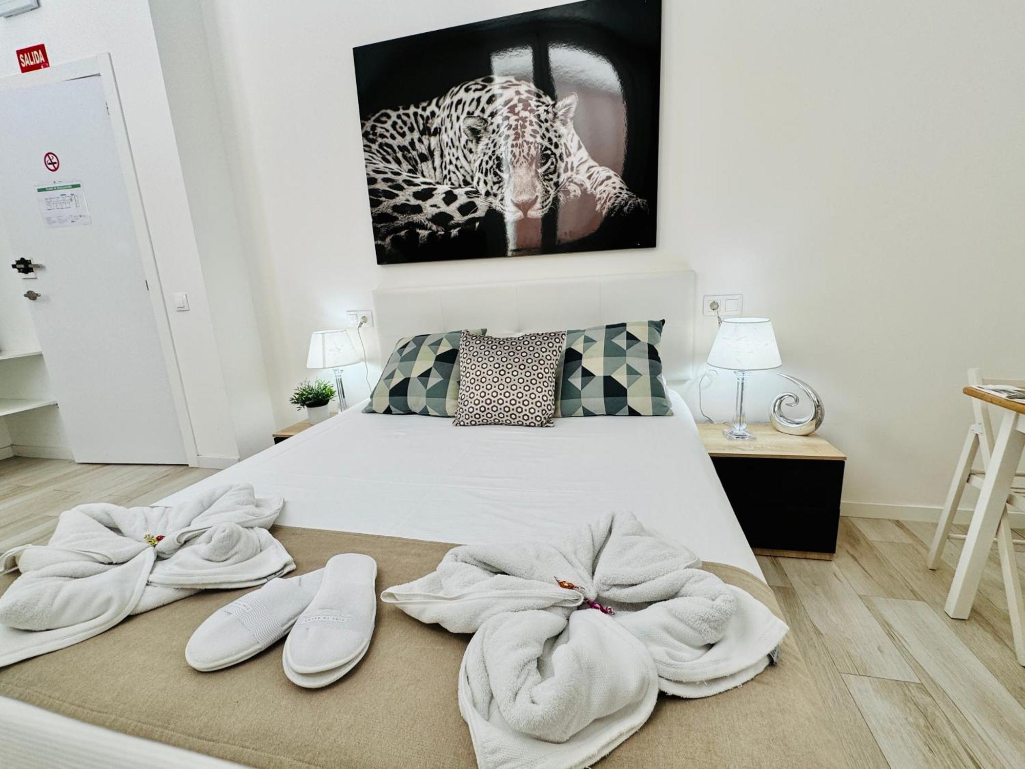 Cinco Torres Suites Madryt Zewnętrze zdjęcie