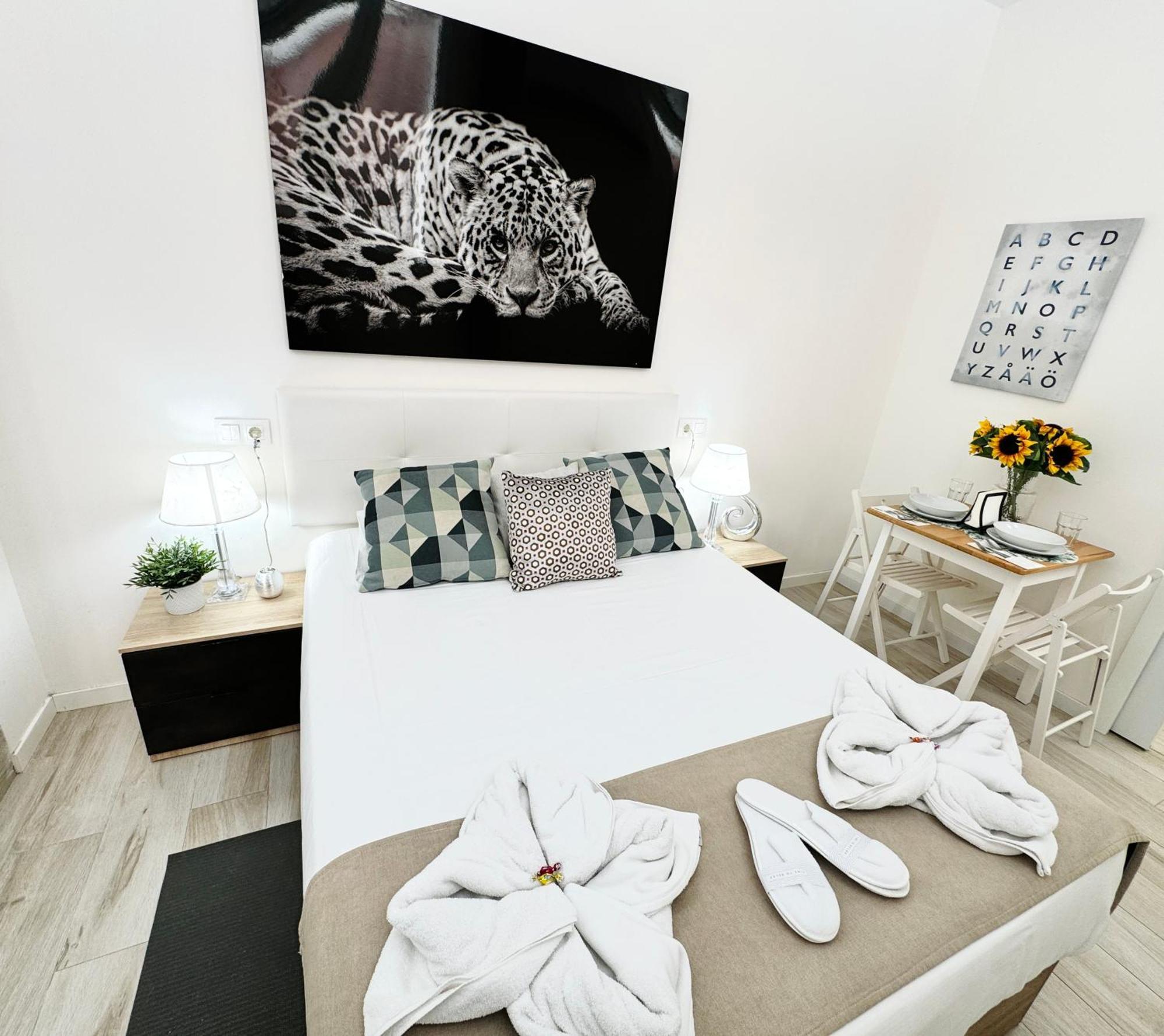 Cinco Torres Suites Madryt Zewnętrze zdjęcie